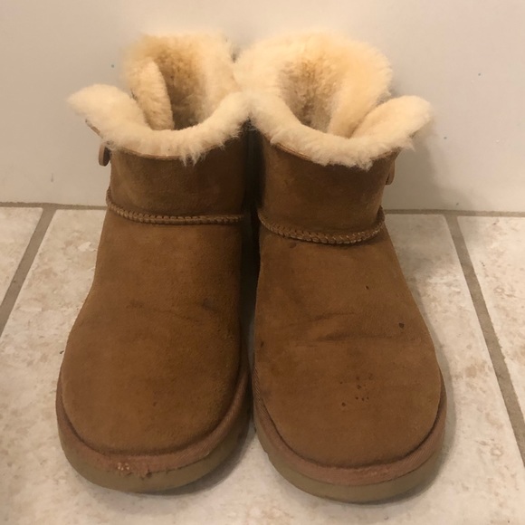 UGG mini bailey button shoes Size 4 Kids: Size 6 Womens balletcore athletic - Picture 2 of 11